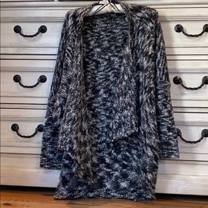 Long knit sweater with pockets